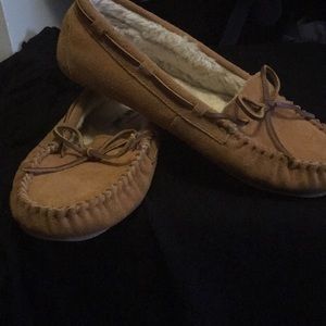 Tan Minnetonka moccasins